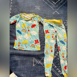 Little sleepies 3t short sleeve long pants pajamas with April showers print